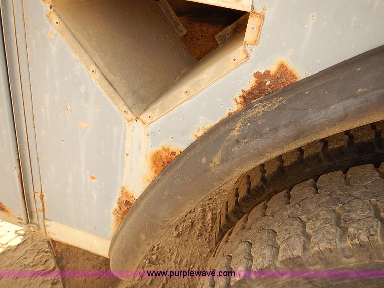 image for item I5478 1986 Chevrolet Kodiak 70 derrick digger truck