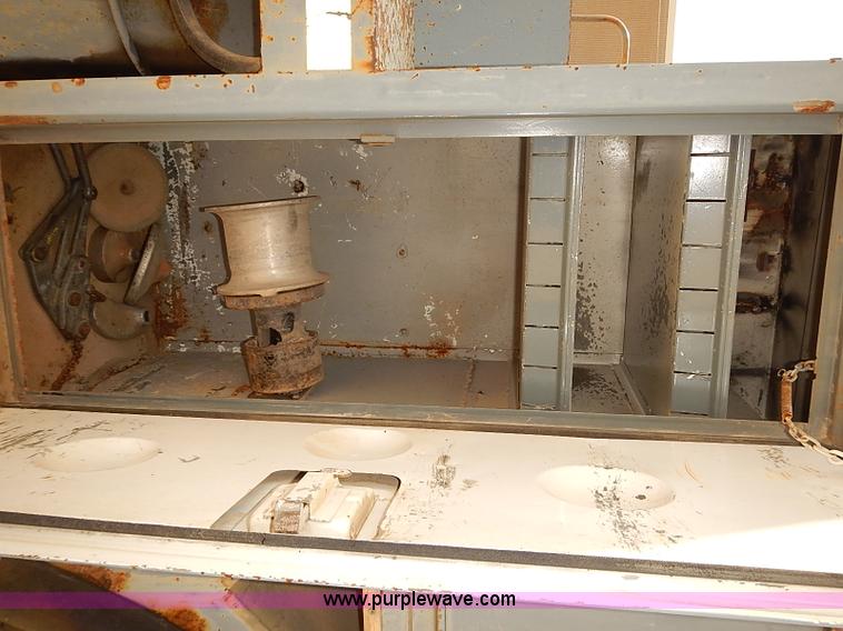 image for item I5478 1986 Chevrolet Kodiak 70 derrick digger truck