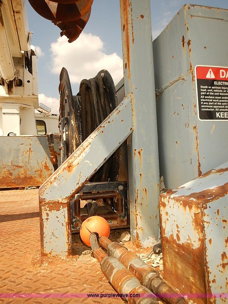 image for item I5478 1986 Chevrolet Kodiak 70 derrick digger truck