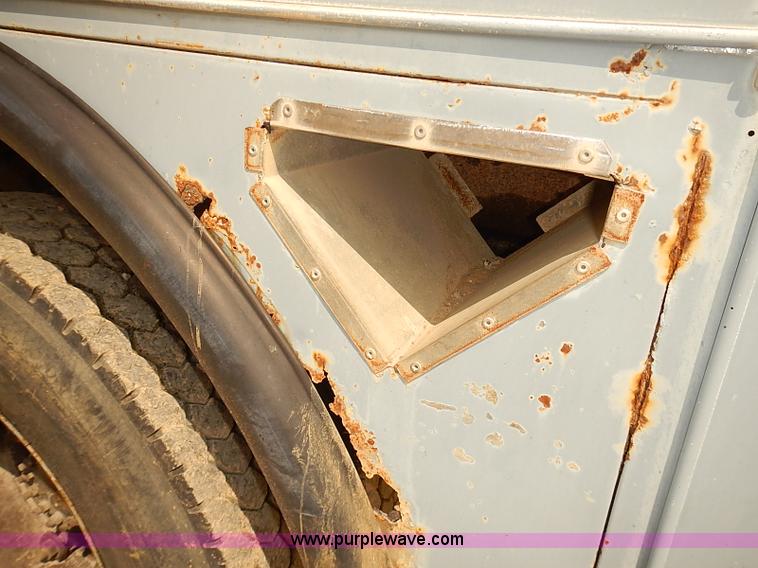 image for item I5478 1986 Chevrolet Kodiak 70 derrick digger truck