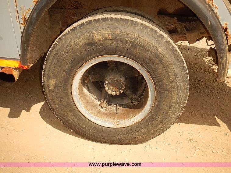 image for item I5478 1986 Chevrolet Kodiak 70 derrick digger truck