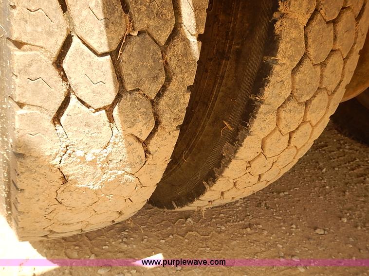 image for item I5478 1986 Chevrolet Kodiak 70 derrick digger truck