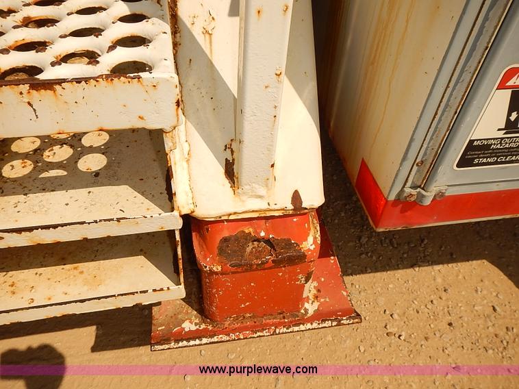 image for item I5478 1986 Chevrolet Kodiak 70 derrick digger truck