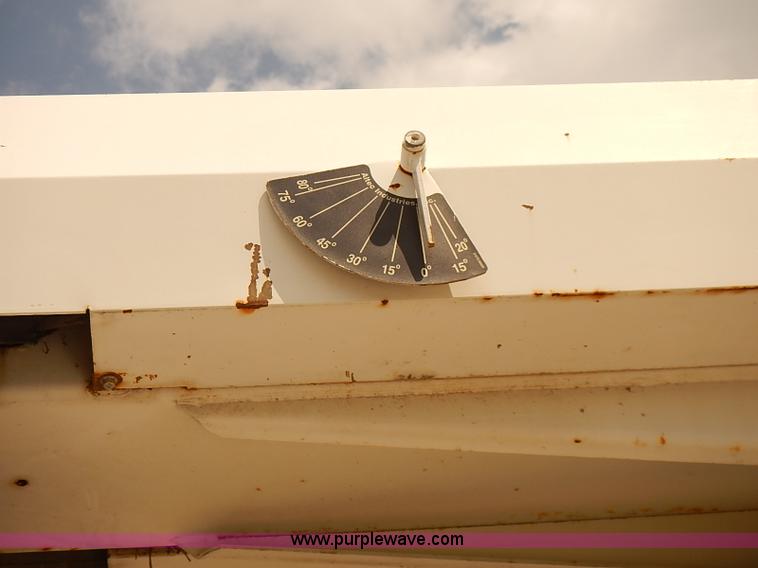 image for item I5478 1986 Chevrolet Kodiak 70 derrick digger truck