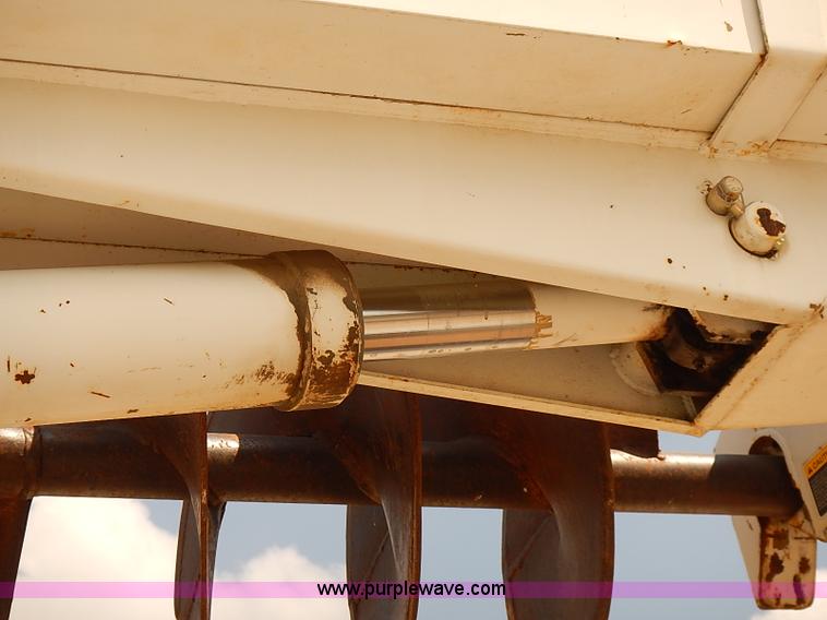 image for item I5478 1986 Chevrolet Kodiak 70 derrick digger truck