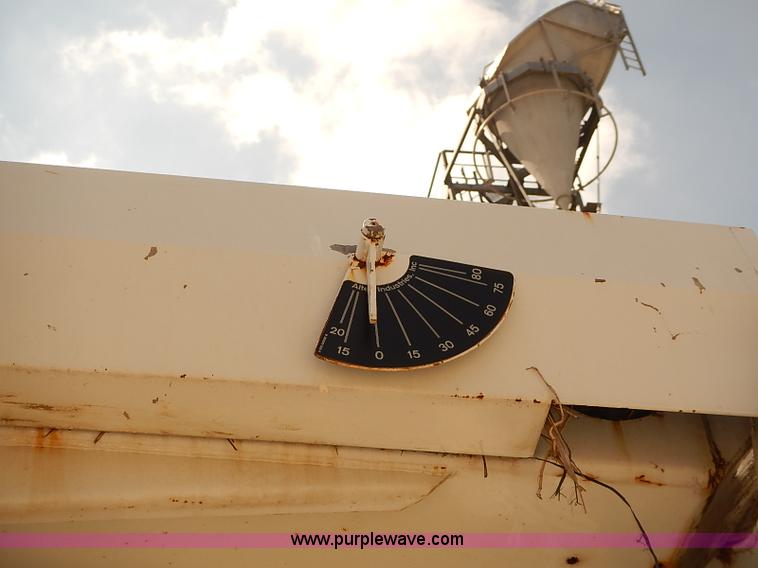 image for item I5478 1986 Chevrolet Kodiak 70 derrick digger truck