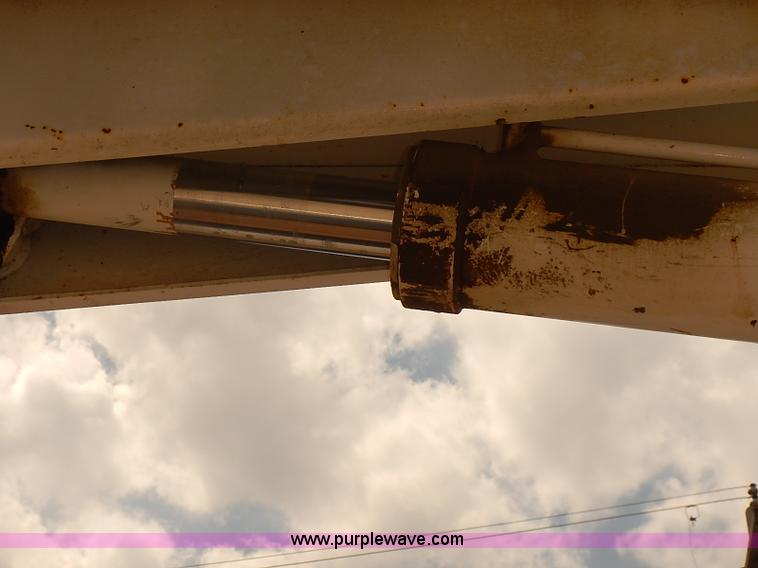 image for item I5478 1986 Chevrolet Kodiak 70 derrick digger truck