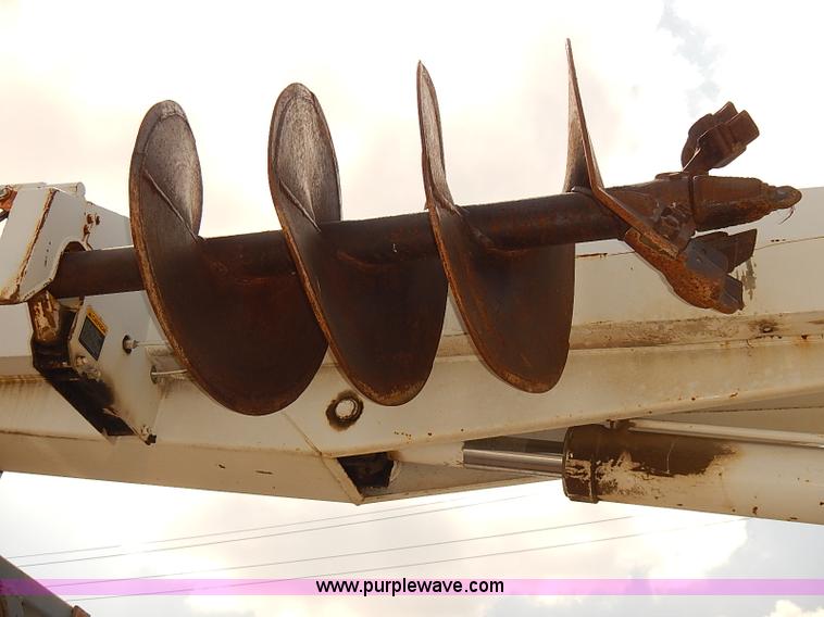 image for item I5478 1986 Chevrolet Kodiak 70 derrick digger truck