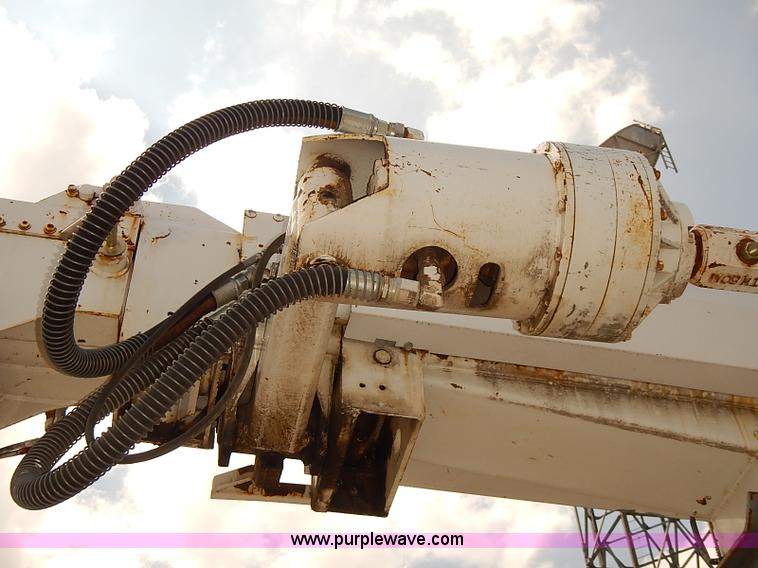 image for item I5478 1986 Chevrolet Kodiak 70 derrick digger truck