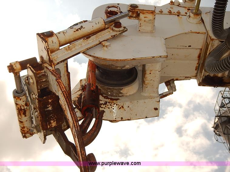 image for item I5478 1986 Chevrolet Kodiak 70 derrick digger truck