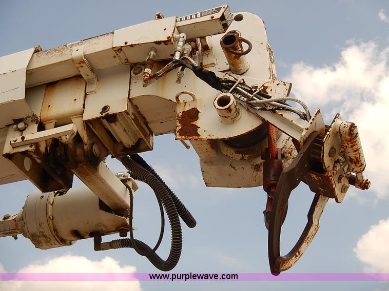 image for item I5478 1986 Chevrolet Kodiak 70 derrick digger truck