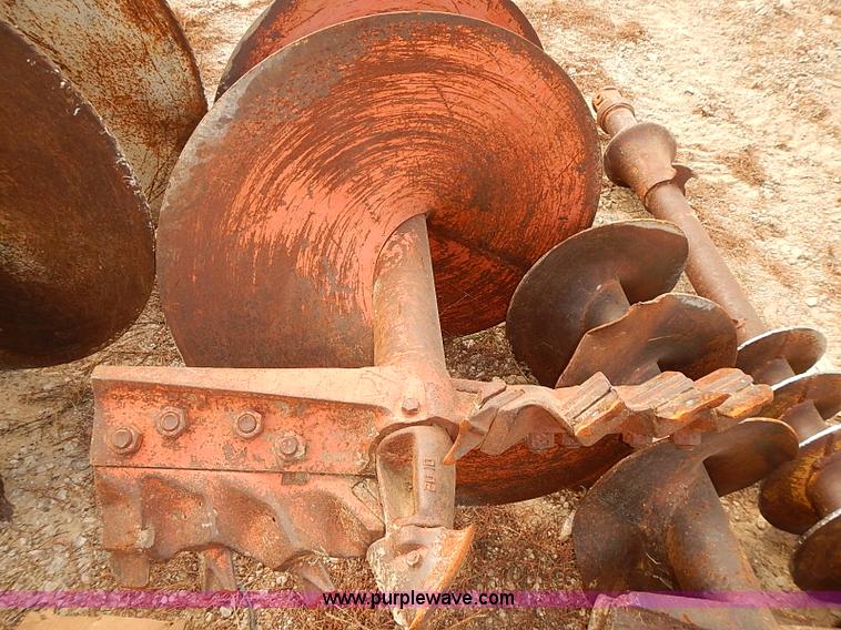 image for item I5478 1986 Chevrolet Kodiak 70 derrick digger truck