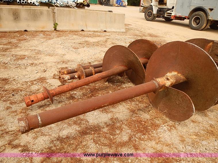 image for item I5478 1986 Chevrolet Kodiak 70 derrick digger truck