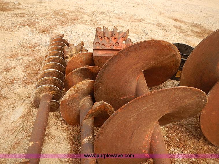 image for item I5478 1986 Chevrolet Kodiak 70 derrick digger truck