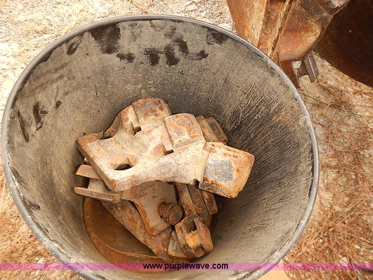 image for item I5478 1986 Chevrolet Kodiak 70 derrick digger truck