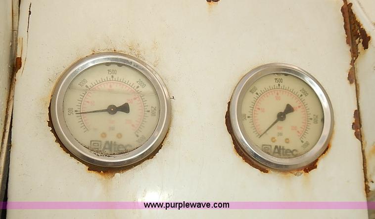 image for item I5478 1986 Chevrolet Kodiak 70 derrick digger truck