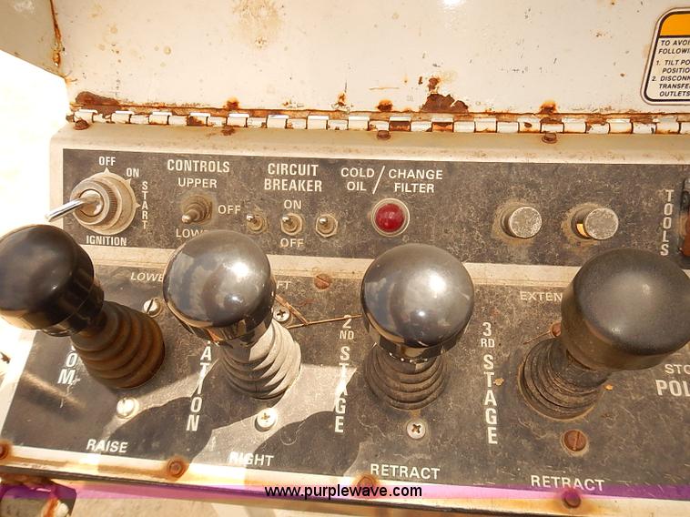 image for item I5478 1986 Chevrolet Kodiak 70 derrick digger truck