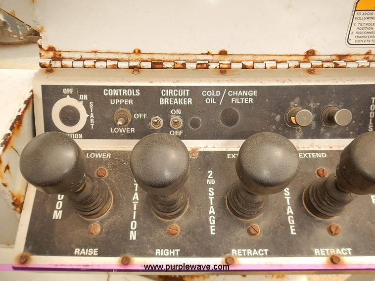 image for item I5478 1986 Chevrolet Kodiak 70 derrick digger truck