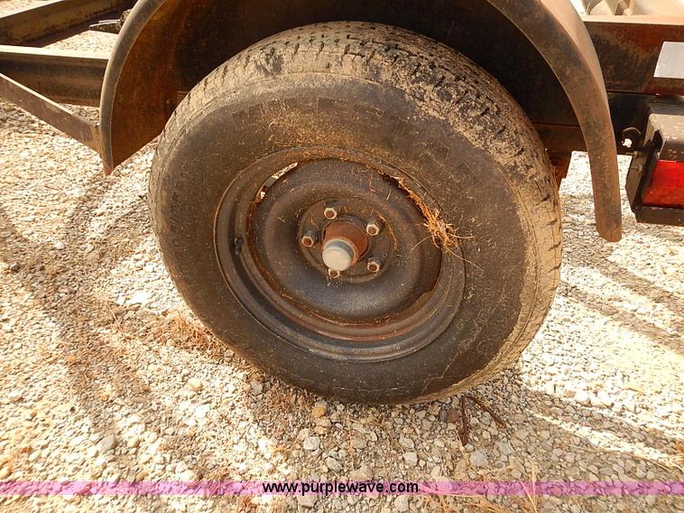 image for item I5480 2005 Miller Eze Load trailer