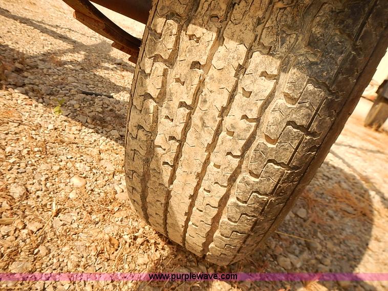 image for item I5480 2005 Miller Eze Load trailer