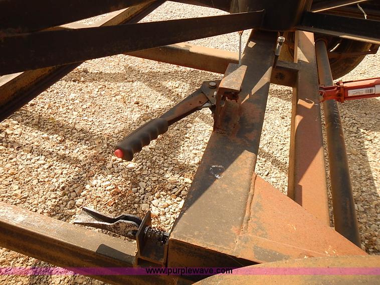 image for item I5480 2005 Miller Eze Load trailer