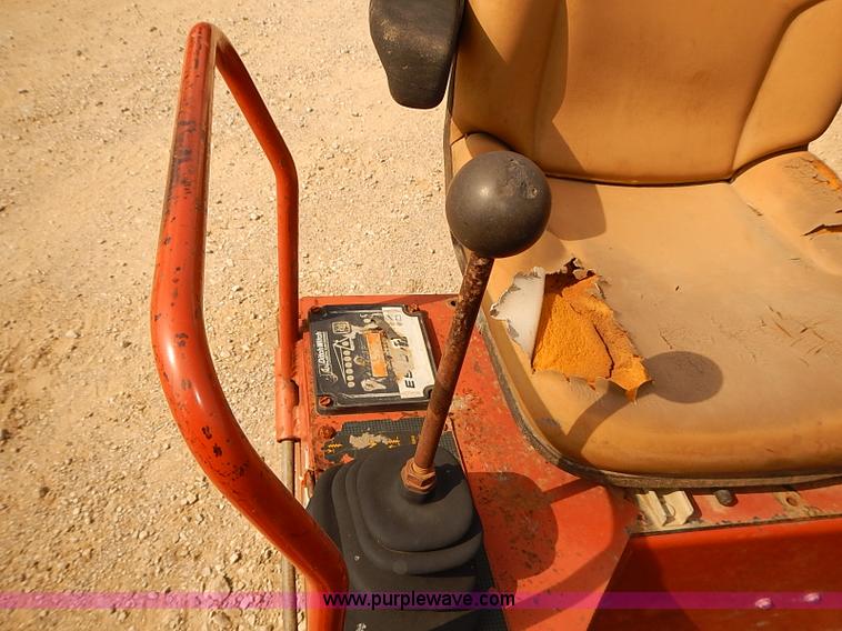 image for item I5488 1997 Ditch Witch JT920 directional drill and trailer