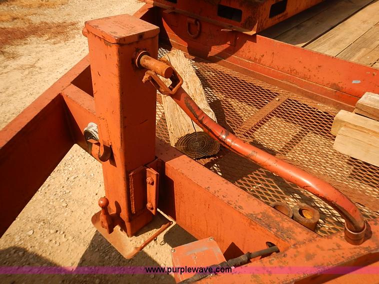 image for item I5488 1997 Ditch Witch JT920 directional drill and trailer