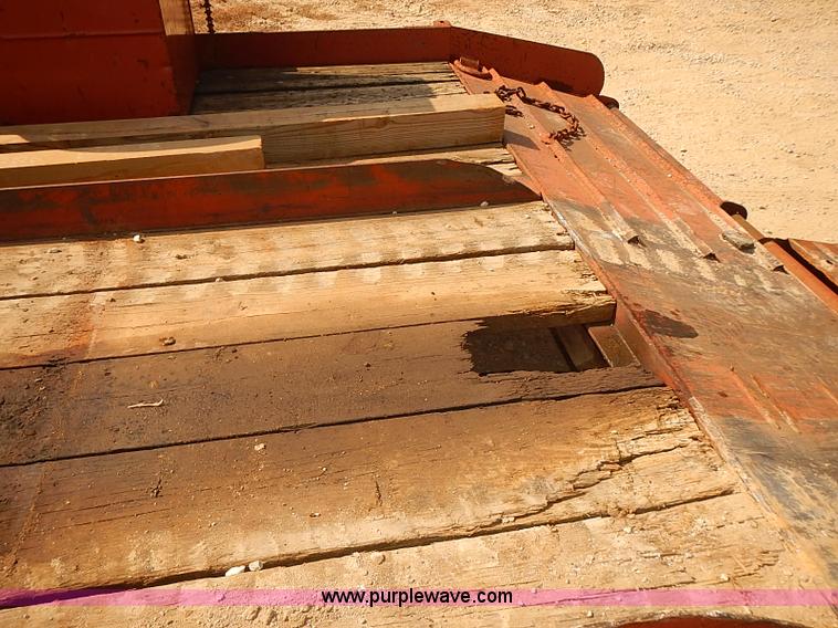 image for item I5488 1997 Ditch Witch JT920 directional drill and trailer