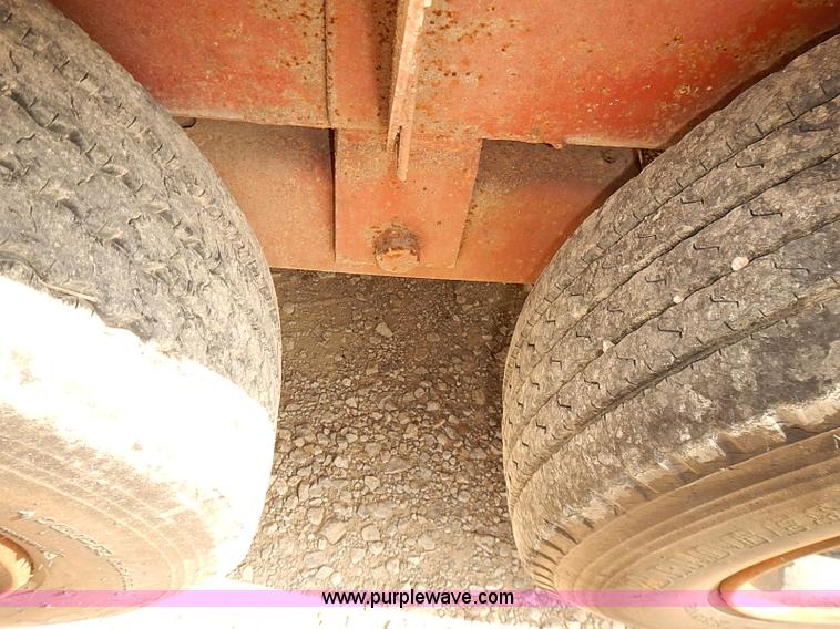 image for item I5488 1997 Ditch Witch JT920 directional drill and trailer