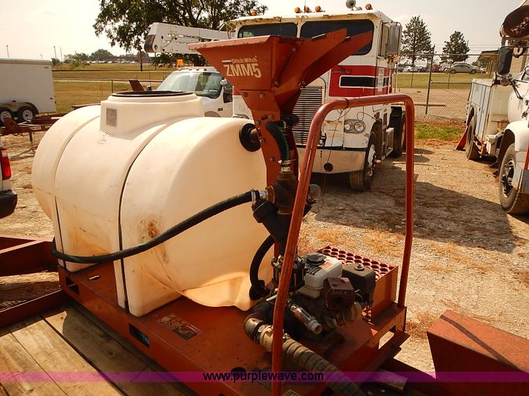 image for item I5488 1997 Ditch Witch JT920 directional drill and trailer