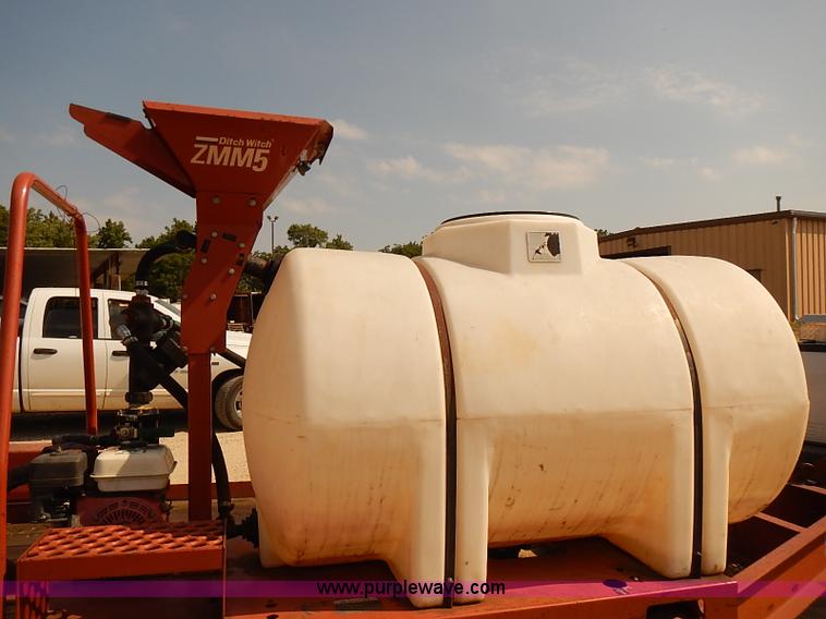 image for item I5488 1997 Ditch Witch JT920 directional drill and trailer