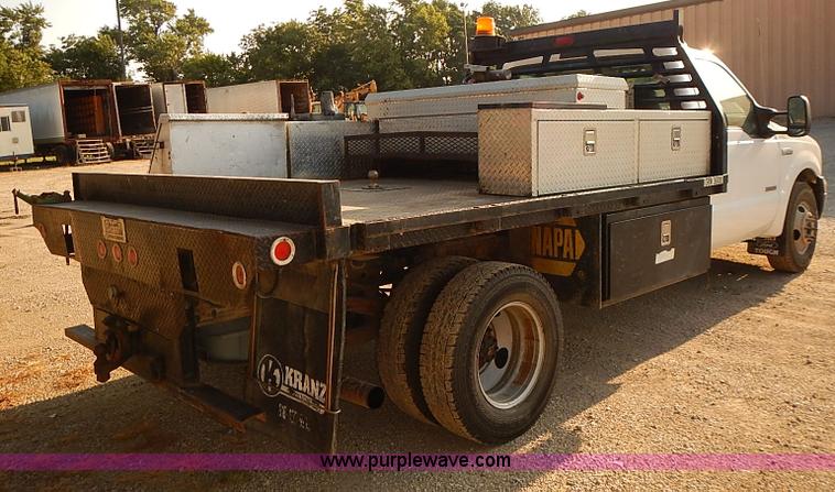 image for item I5496 2005 Ford F350 Super Duty XL flatbed truck