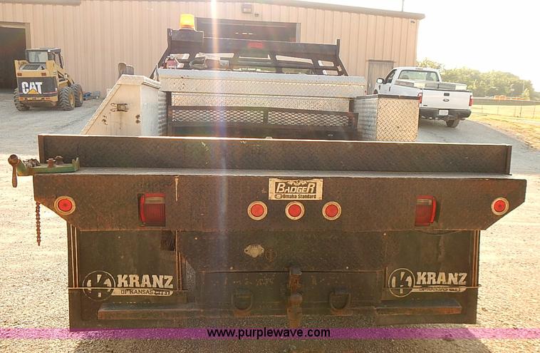 image for item I5496 2005 Ford F350 Super Duty XL flatbed truck