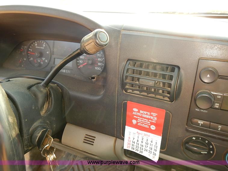 image for item I5496 2005 Ford F350 Super Duty XL flatbed truck