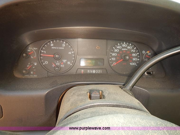 image for item I5496 2005 Ford F350 Super Duty XL flatbed truck