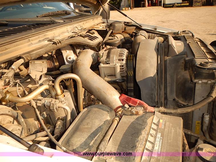 image for item I5496 2005 Ford F350 Super Duty XL flatbed truck