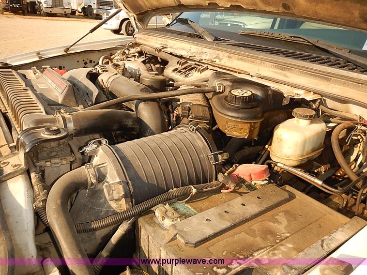 image for item I5496 2005 Ford F350 Super Duty XL flatbed truck