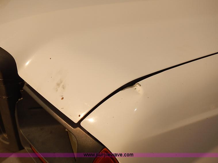 image for item I5496 2005 Ford F350 Super Duty XL flatbed truck