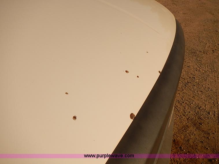 image for item I5496 2005 Ford F350 Super Duty XL flatbed truck