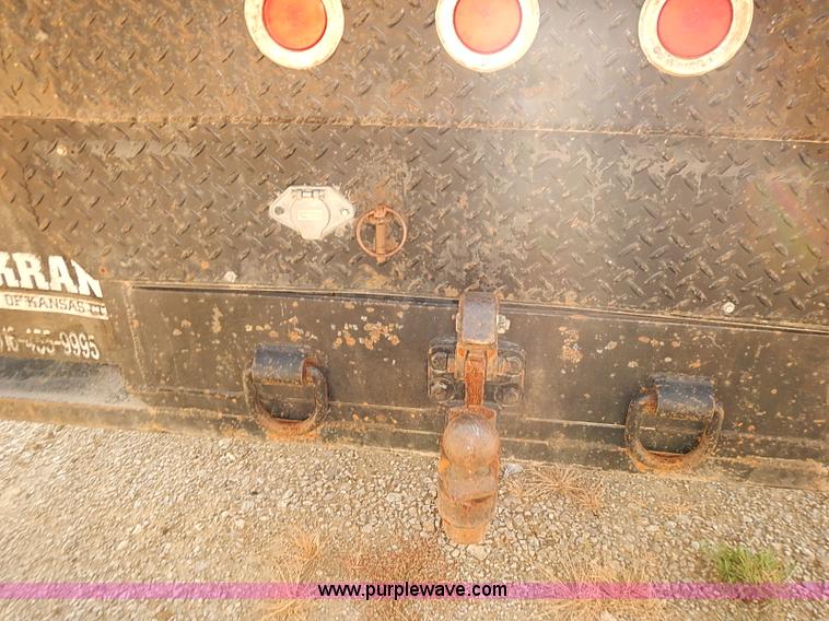 image for item I5496 2005 Ford F350 Super Duty XL flatbed truck