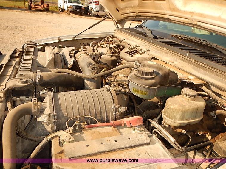 image for item I5497 2005 Ford F350 Super Duty XL flatbed truck