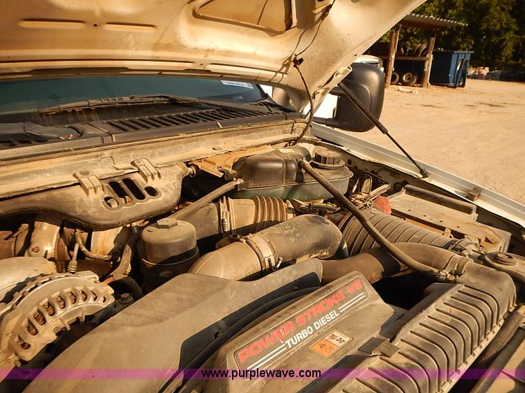 image for item I5497 2005 Ford F350 Super Duty XL flatbed truck