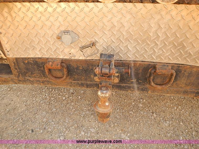 image for item I5497 2005 Ford F350 Super Duty XL flatbed truck