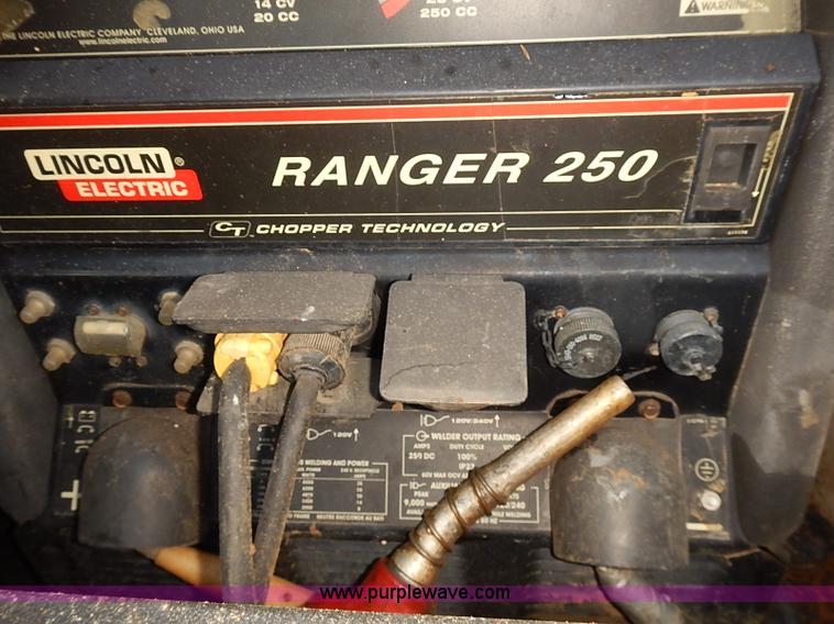 image for item I5497 2005 Ford F350 Super Duty XL flatbed truck