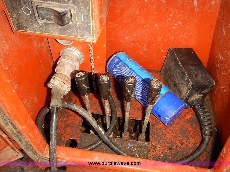 image for item I5499 2001 Ditch Witch JT2720M1 all terrain directional core drill