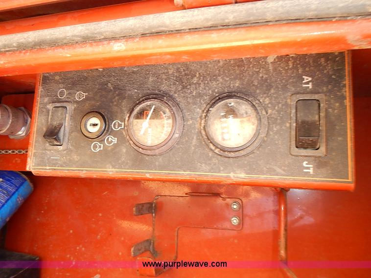 image for item I5499 2001 Ditch Witch JT2720M1 all terrain directional core drill