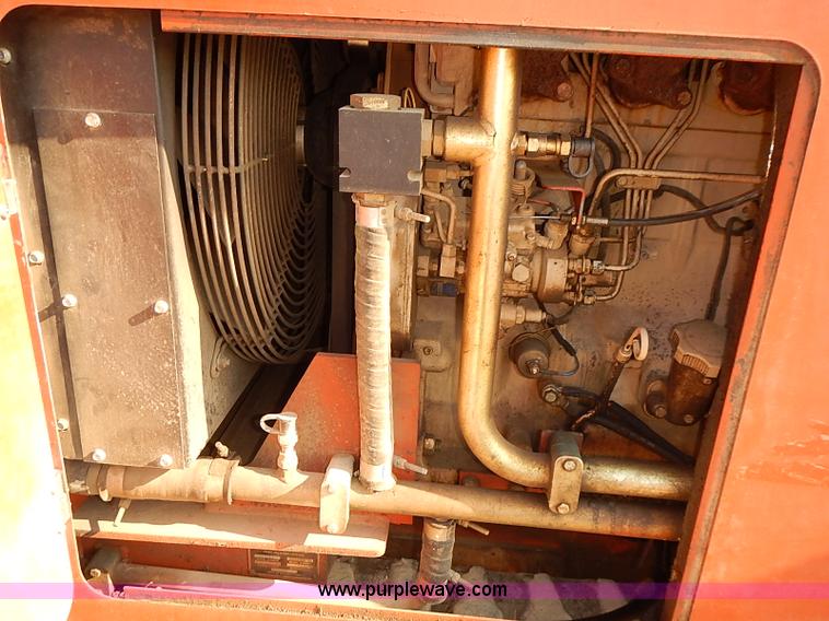 image for item I5499 2001 Ditch Witch JT2720M1 all terrain directional core drill