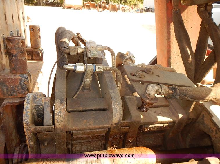 image for item I5499 2001 Ditch Witch JT2720M1 all terrain directional core drill