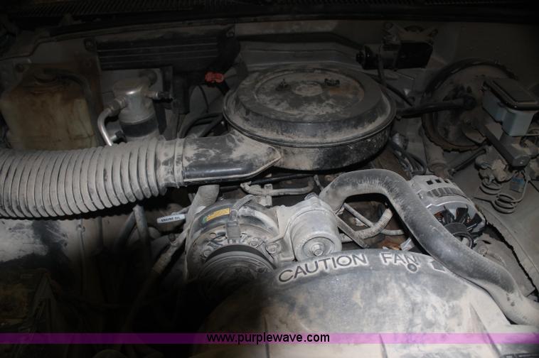 image for item AJ9381 1992 Chevrolet 2500 utility truck