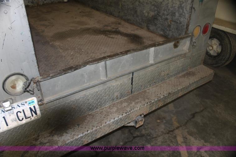 image for item AJ9381 1992 Chevrolet 2500 utility truck